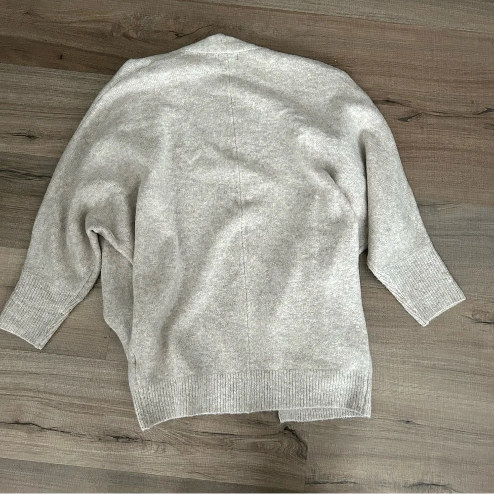 Old Navy Cream/Tan Cardigan Sweater
